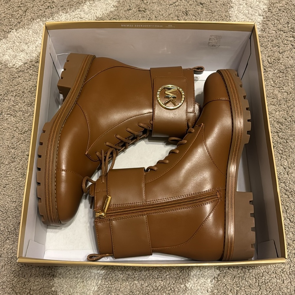 Michael Kors, Tatum Brown Combat Lace Up Women Boots, US 8.5 - Picture 2 of 14